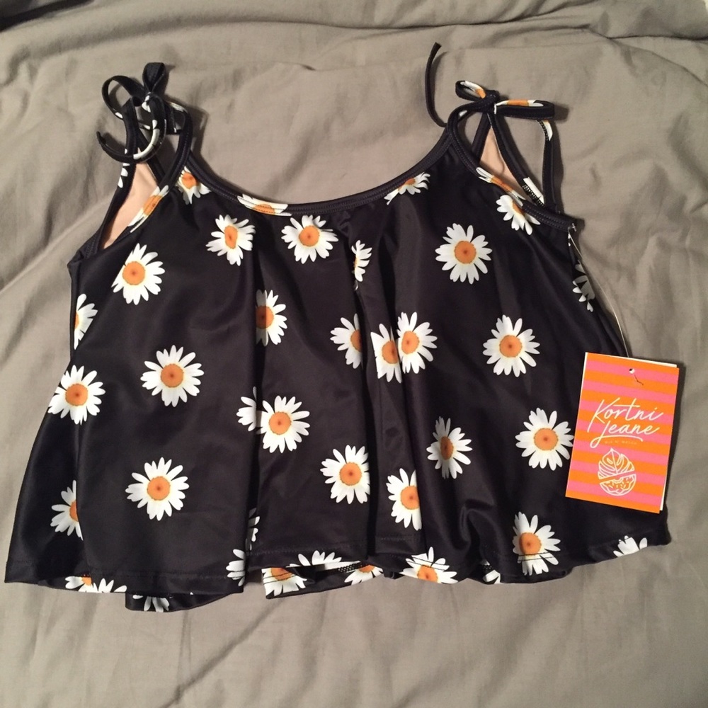KJ Swing Top in daisy print